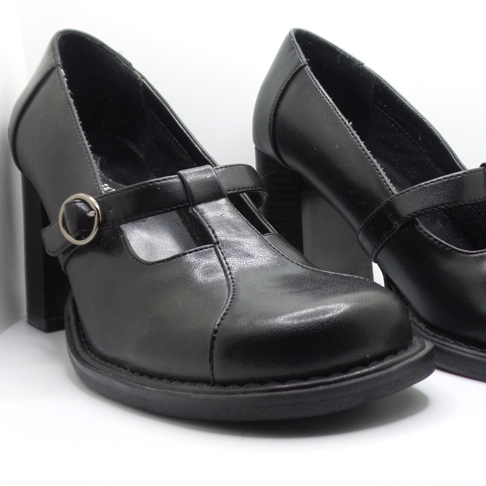 Sketcher's Women's Size 8 Retro Heels